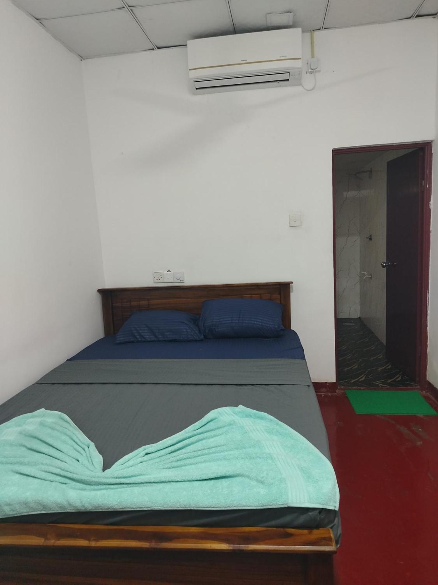 Ocean Oasis Restaurant And Rooms ตรินโคมาลี ภายนอก รูปภาพ
